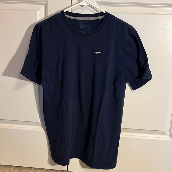 Basic Navy Nike Tee! - Picture 1 of 3